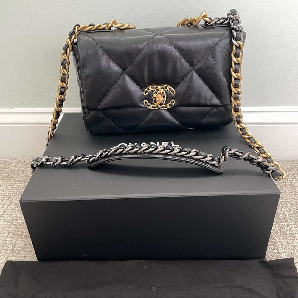 Chanel Medium 19 20S Flap Bag Black Goatskin BRAND NEW PRISTINE - Picture 1 of 11